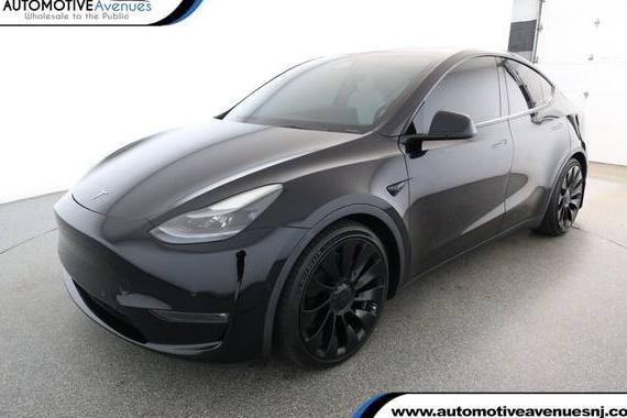 TESLA MODEL Y 2021 5YJYGDEF0MF136865 image